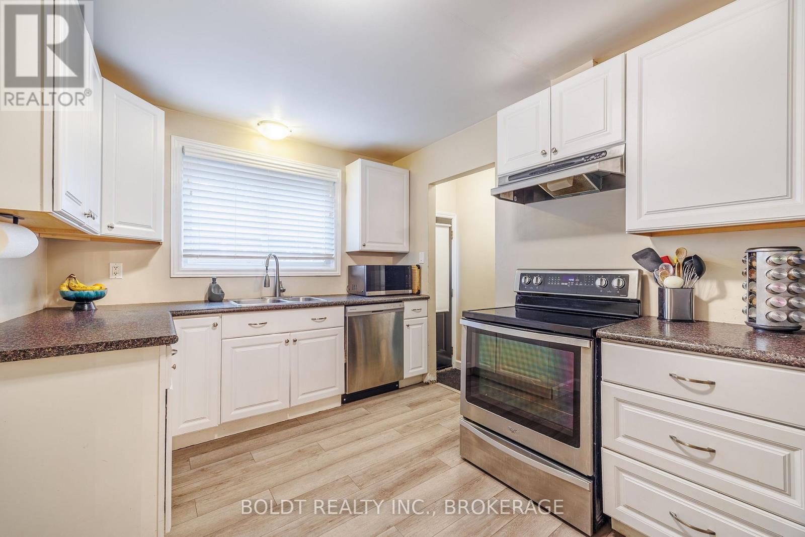 82 Wildwood Road, St. Catharines, Ontario  L2M 1C8 - Photo 7 - X13733202