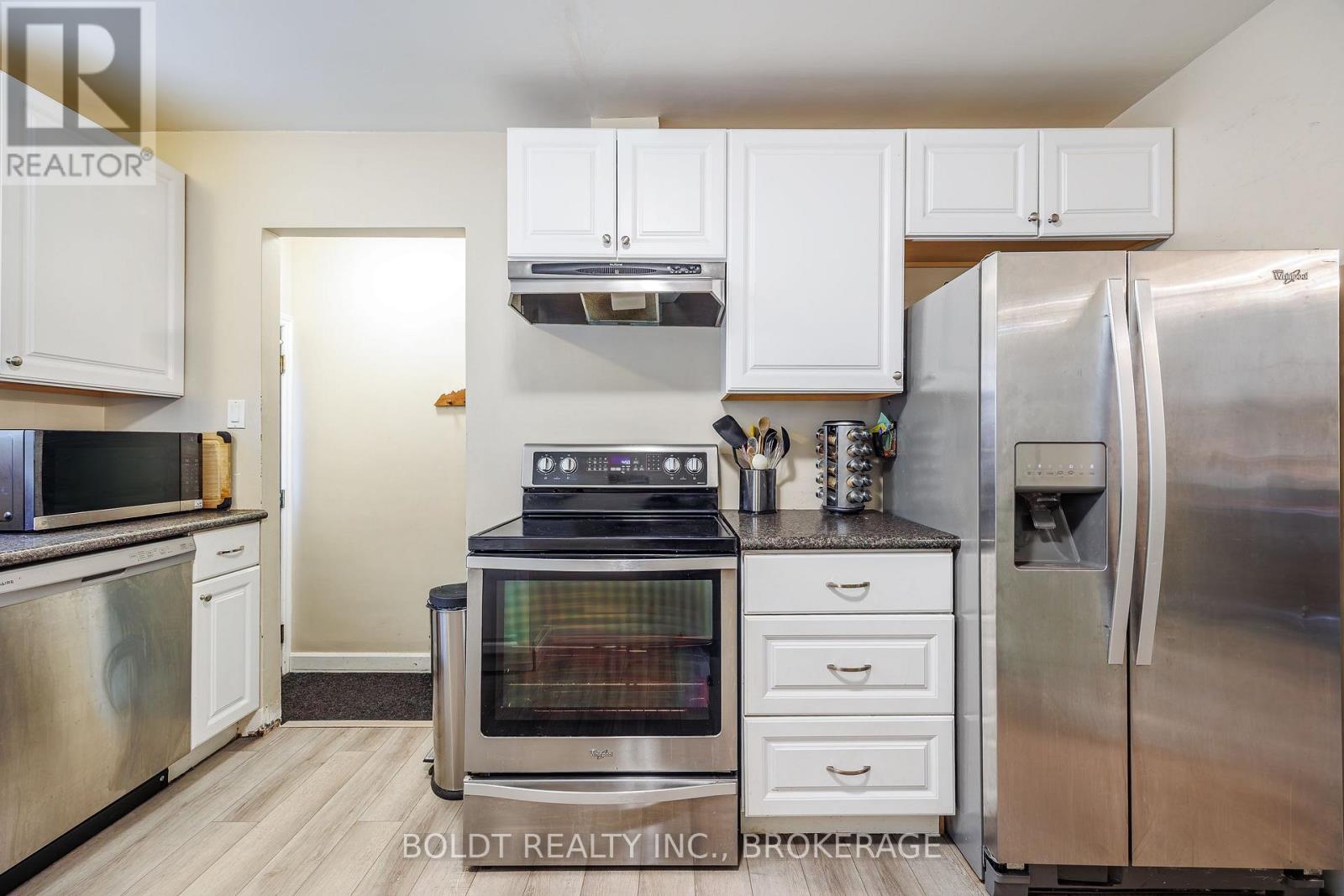 82 Wildwood Road, St. Catharines, Ontario  L2M 1C8 - Photo 9 - X13733202