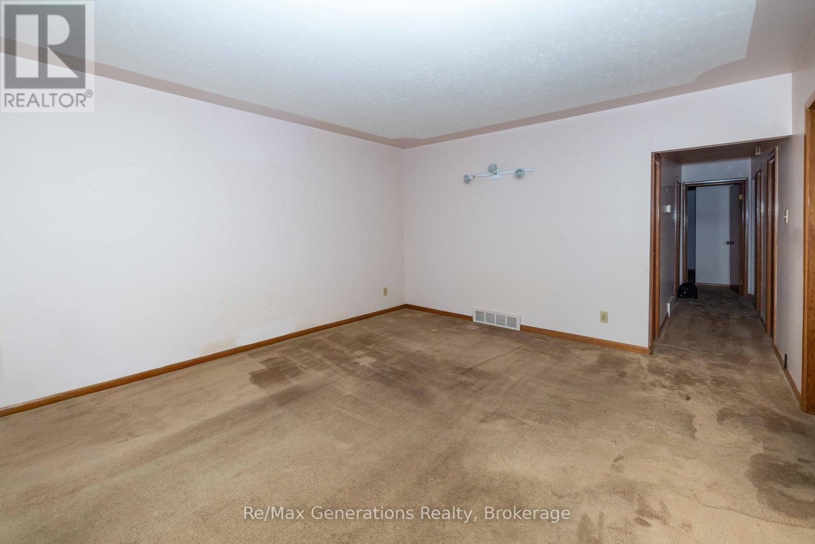 1900 Bailey Avenue, Thunder Bay, Ontario  P7E 2X1 - Photo 3 - X13733236