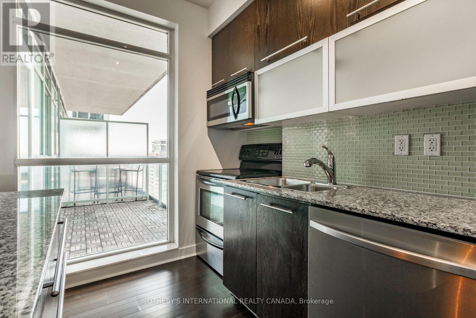 2402 - 80 Western Battery Road, Toronto, Ontario  M6K 3S1 - Photo 18 - C13733298
