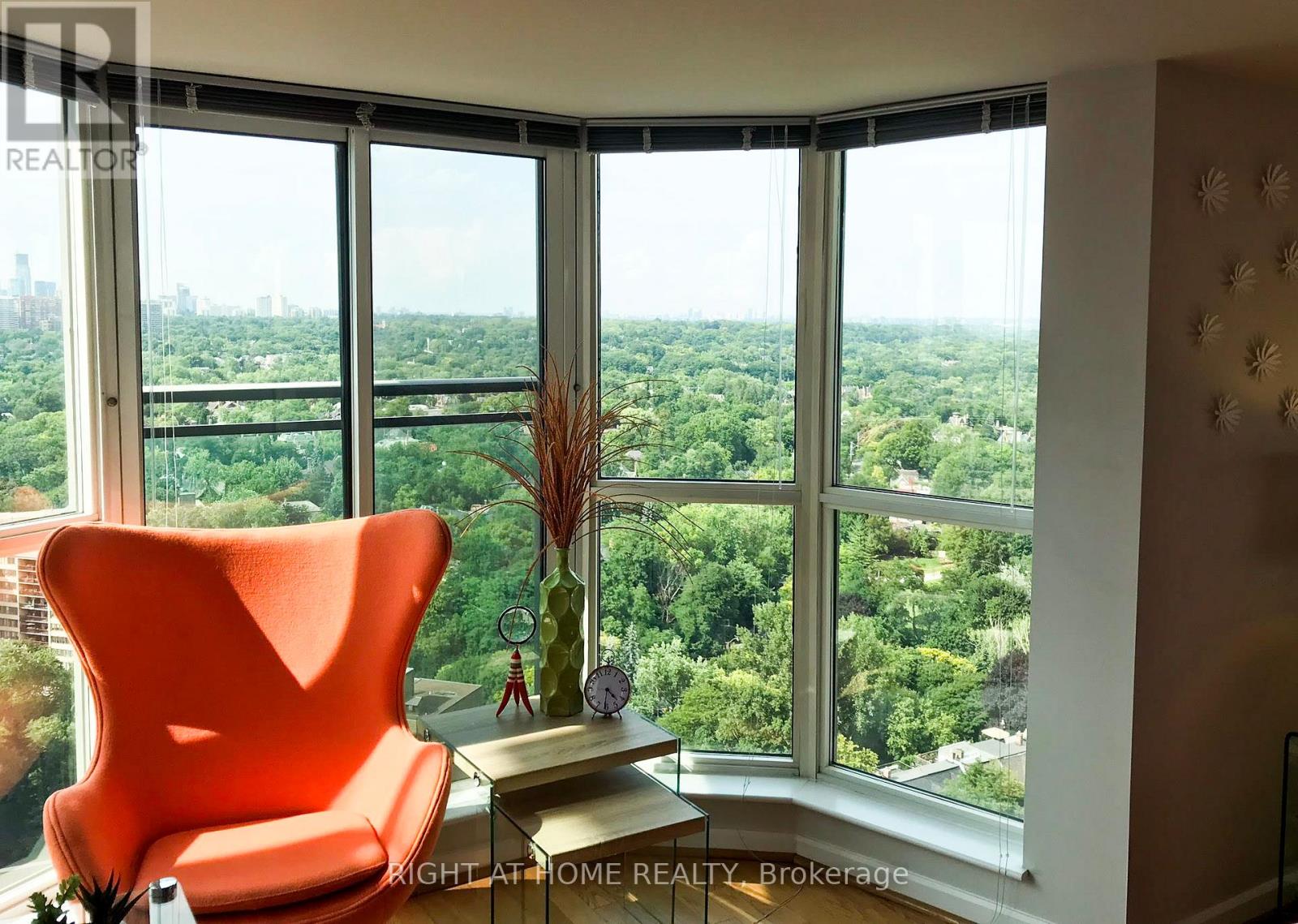 2703 - 8 PARK ROAD, Toronto, Ontario