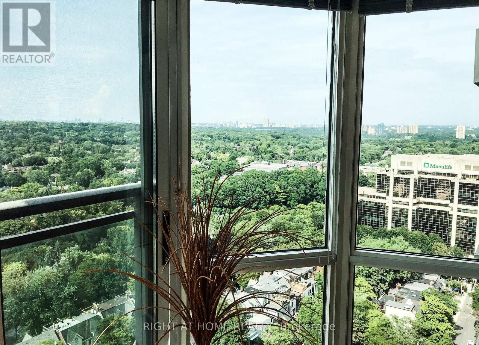 2703 - 8 Park Road, Toronto, Ontario  M4W 3S5 - Photo 2 - C13733400