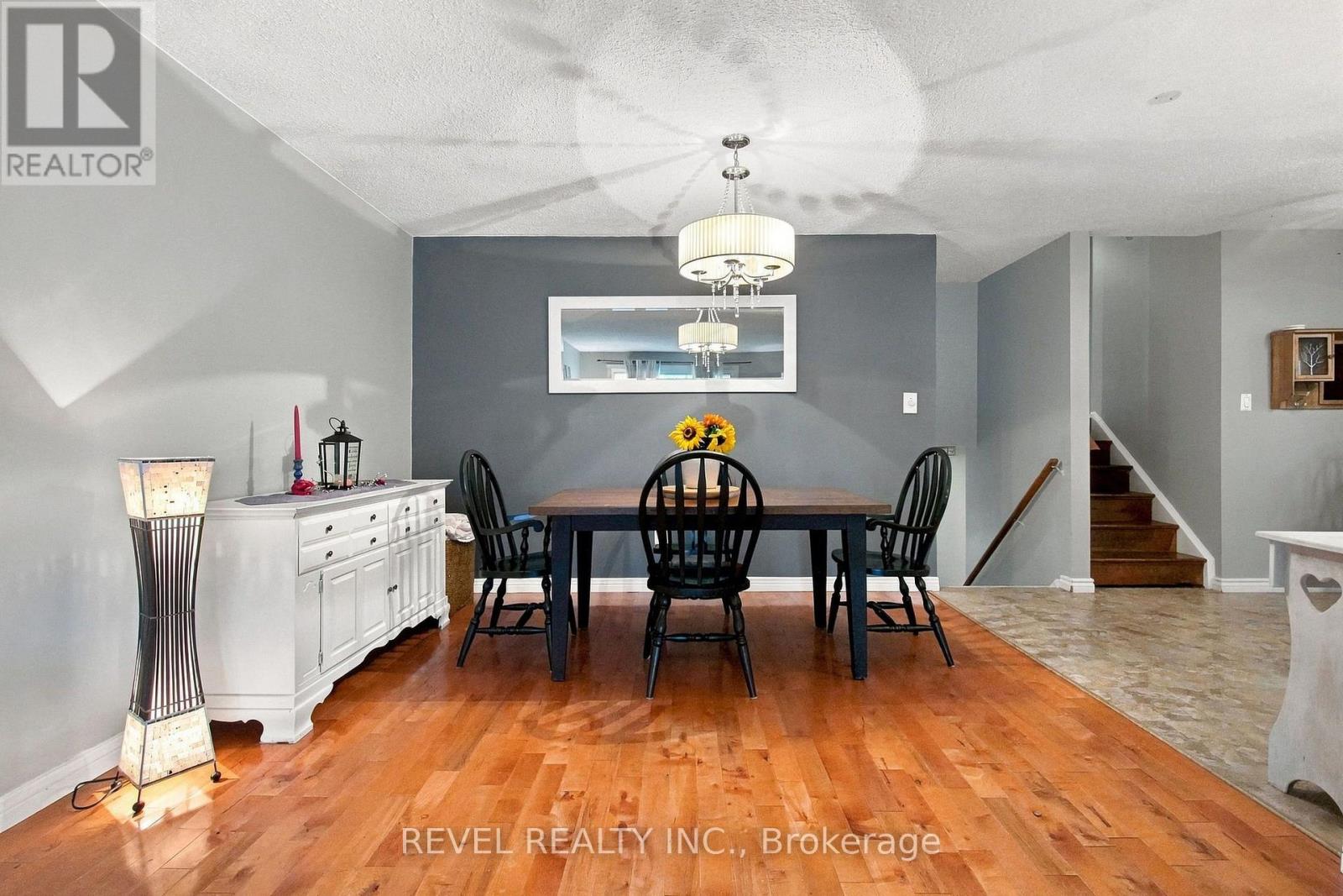 562 Capilano Crescent, Oshawa, Ontario  L1H 7V2 - Photo 6 - E13733252