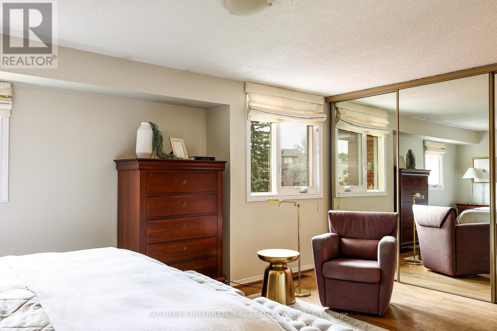 70 Sylvan Valley Way, Toronto, Ontario  M5M 4M3 - Photo 17 - C13733396