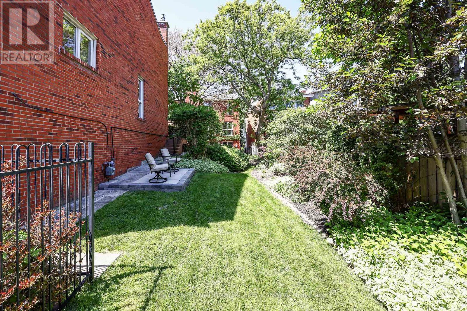 70 Sylvan Valley Way, Toronto, Ontario  M5M 4M3 - Photo 4 - C13733396