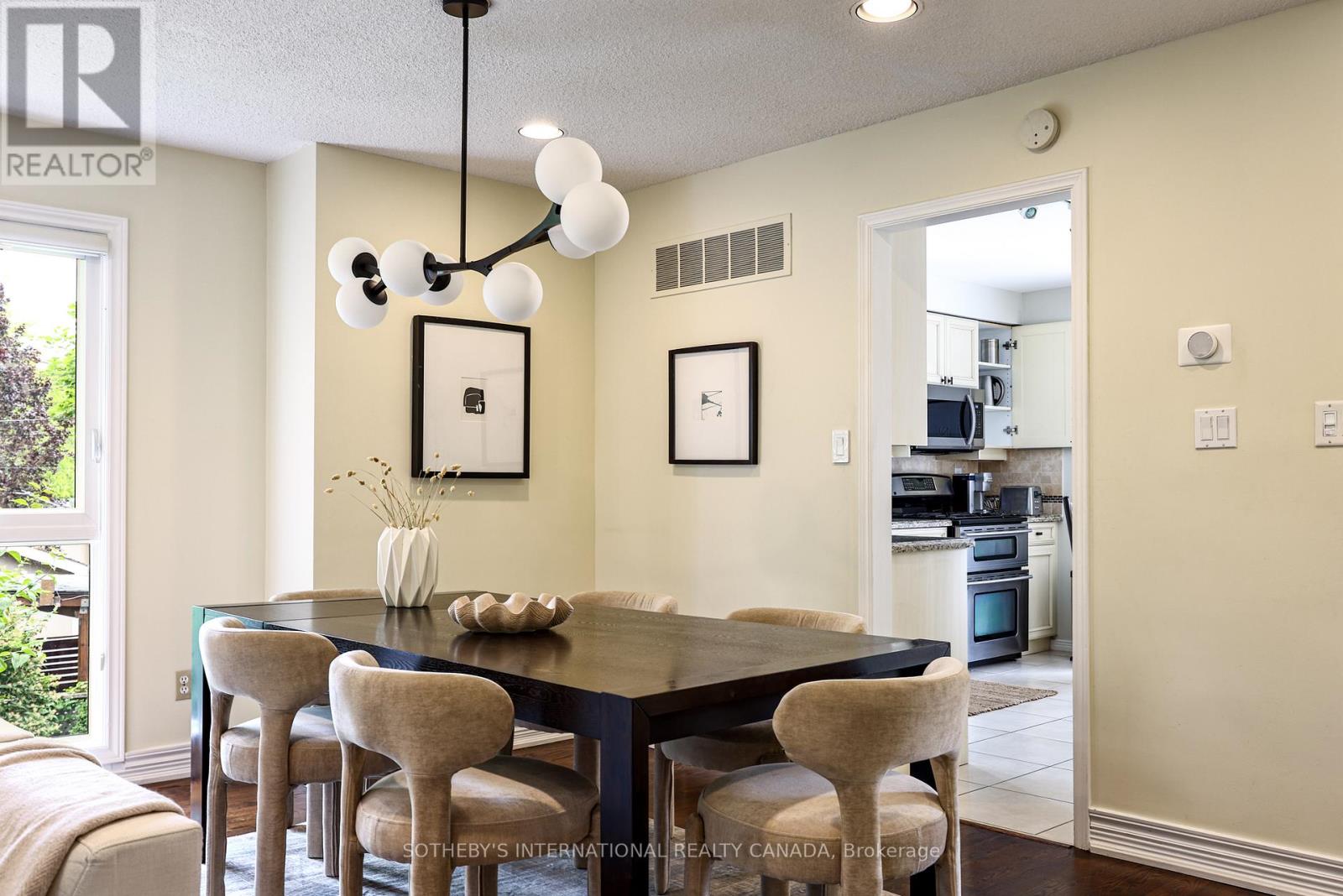 70 Sylvan Valley Way, Toronto, Ontario  M5M 4M3 - Photo 8 - C13733396