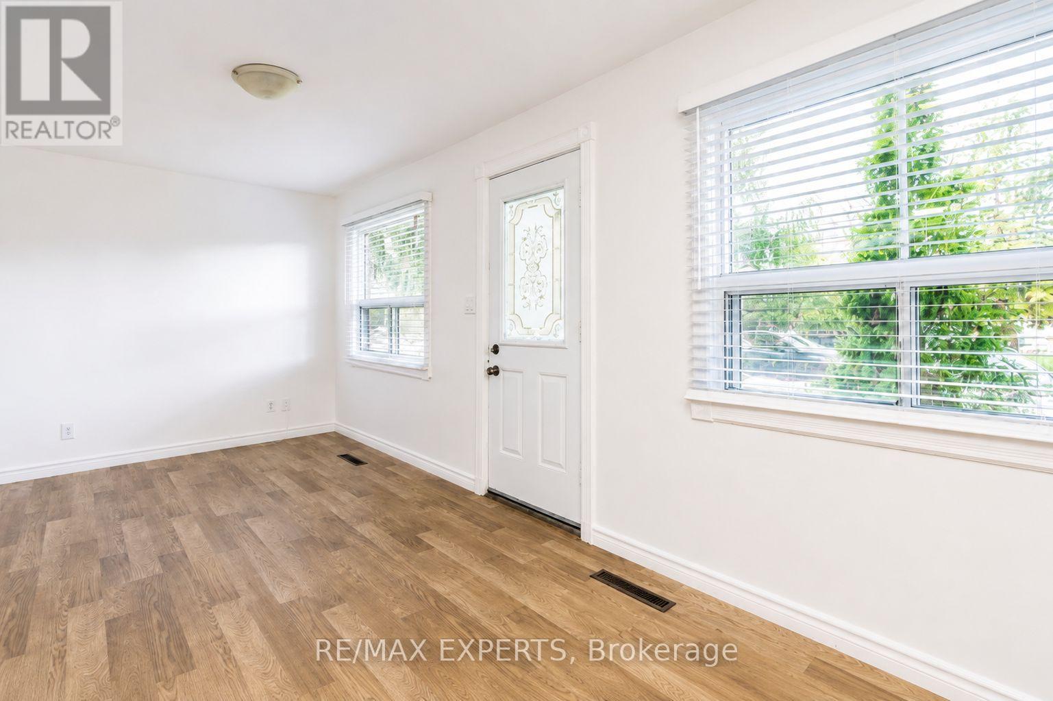 142 Riveredge Drive, Georgina, Ontario  L4P 2P3 - Photo 2 - N13733354