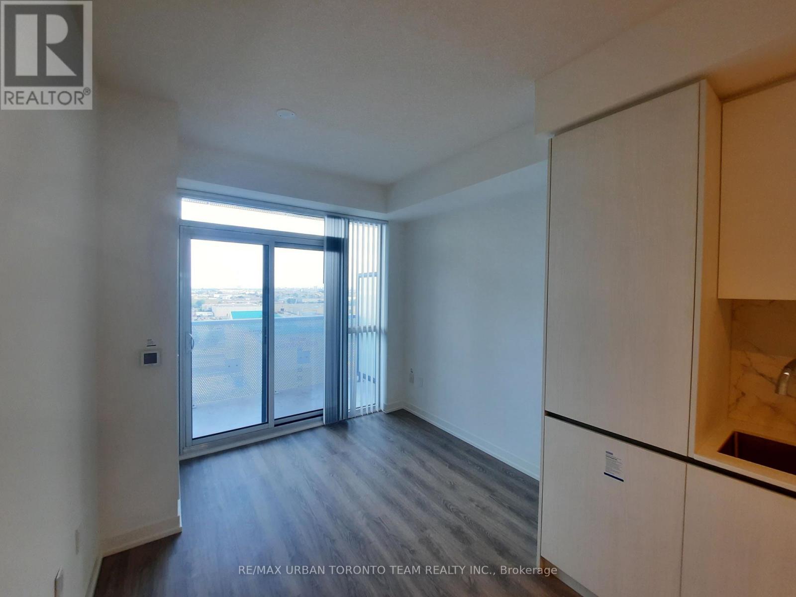 1108 - 8 Interchange Way, Vaughan, Ontario  L4K 5Z7 - Photo 4 - N13733370