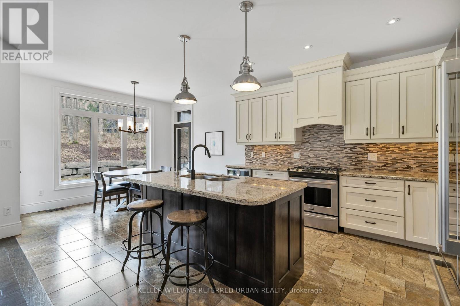 25 Heron Boulevard, Springwater (Snow Valley), Ontario  L0L 1Y3 - Photo 11 - S13733346