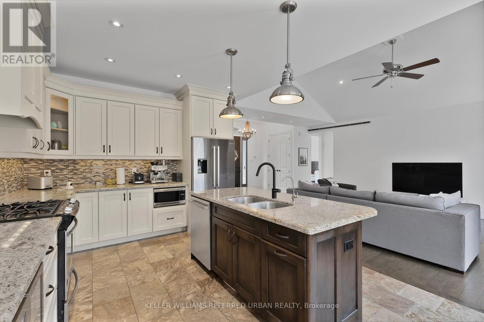 25 Heron Boulevard, Springwater (Snow Valley), Ontario  L0L 1Y3 - Photo 13 - S13733346