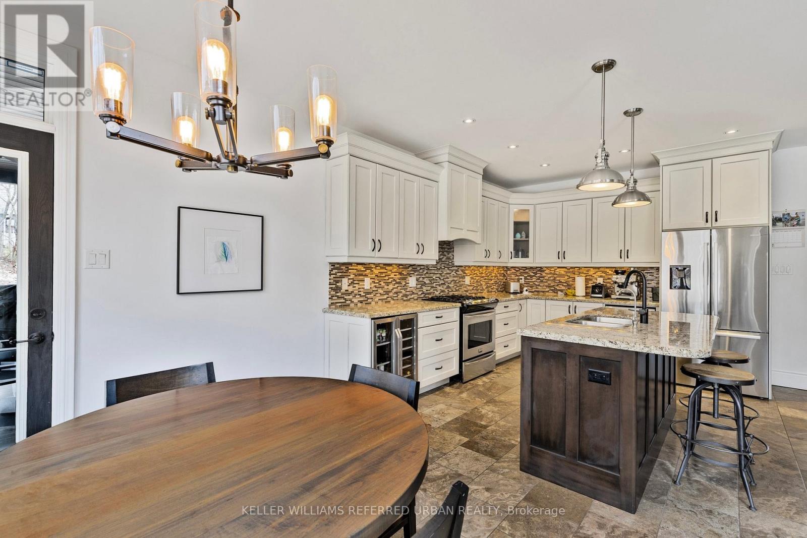 25 Heron Boulevard, Springwater (Snow Valley), Ontario  L0L 1Y3 - Photo 16 - S13733346