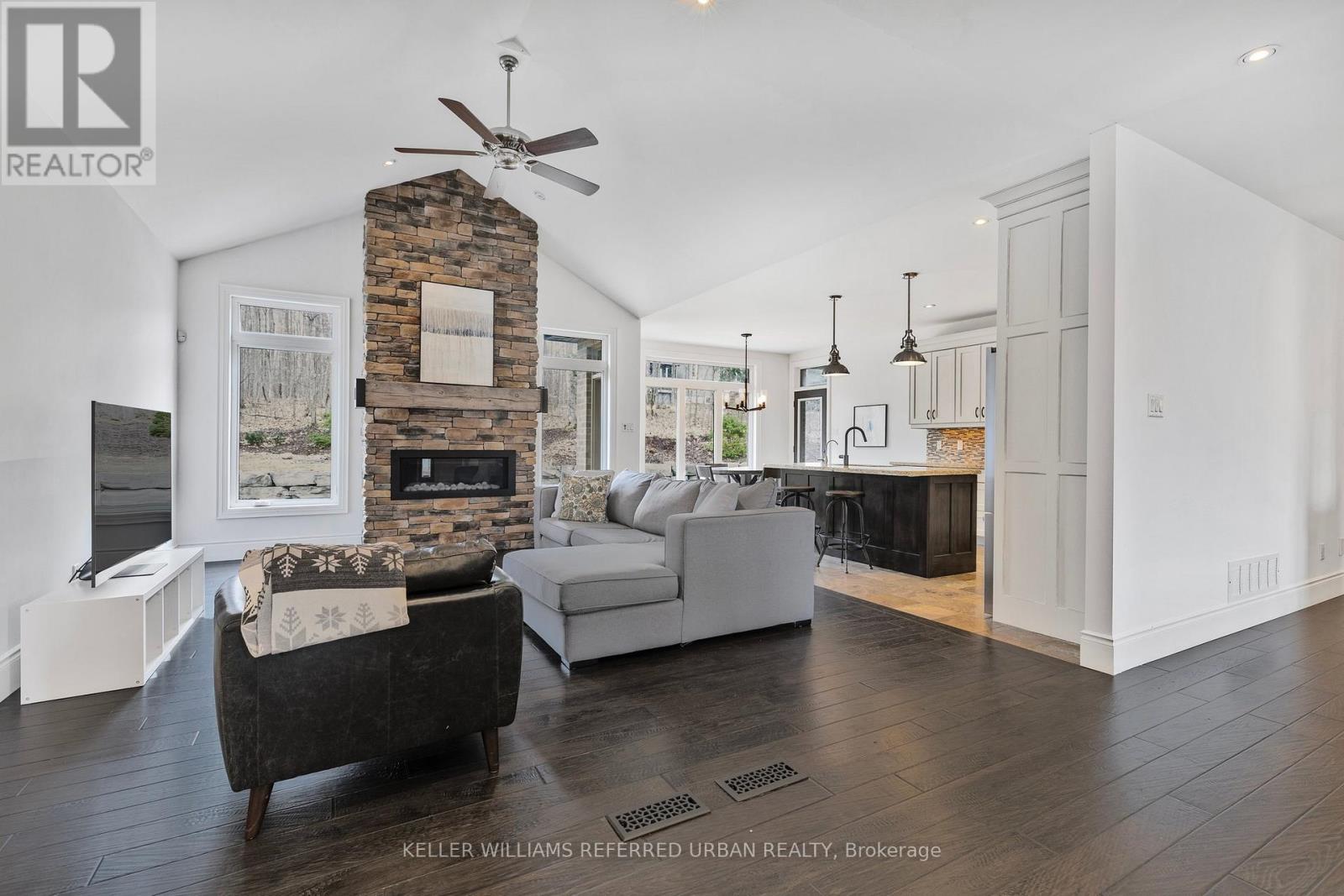 25 Heron Boulevard, Springwater (Snow Valley), Ontario  L0L 1Y3 - Photo 4 - S13733346