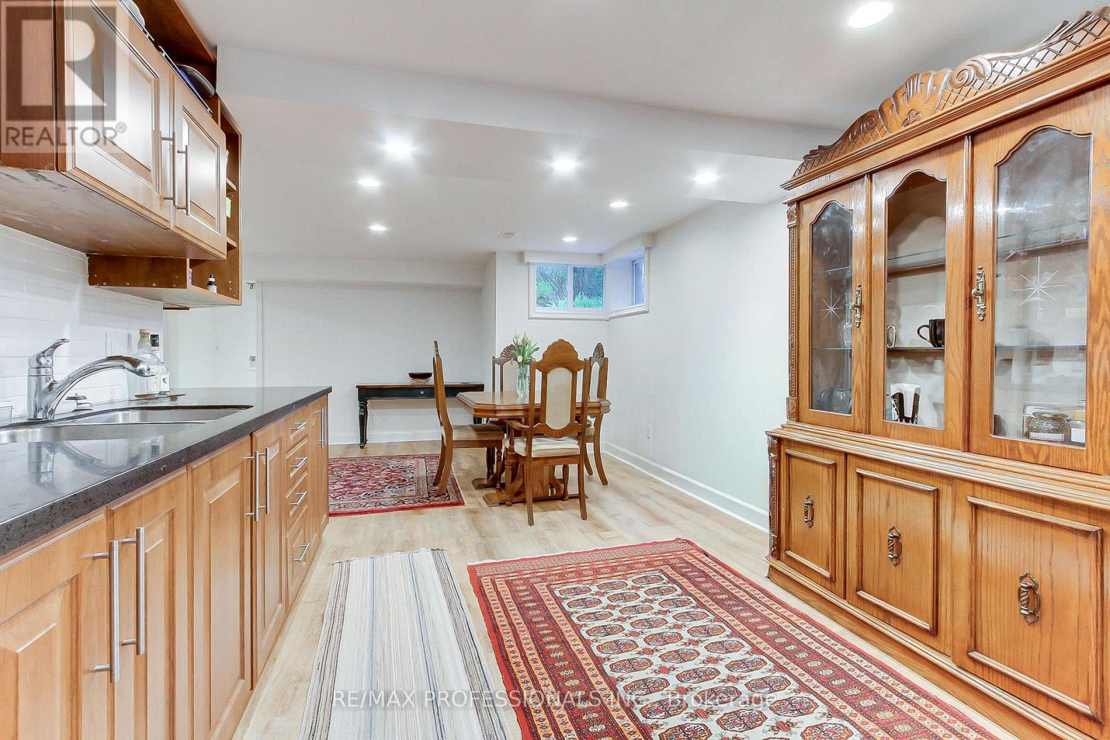 40 Cowley Avenue, Toronto, Ontario  M9B 2E3 - Photo 28 - W13733208