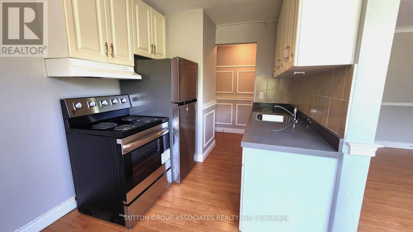 202 - 1 Greenbrook Drive, Toronto, Ontario  M6M 2J8 - Photo 3 - W13733214