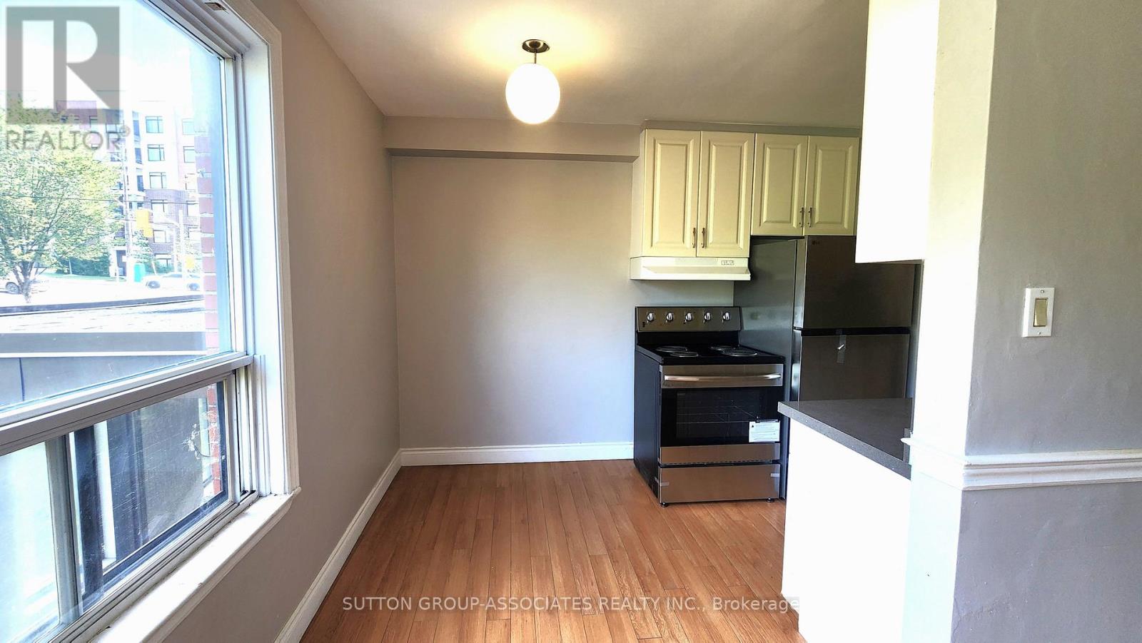 202 - 1 Greenbrook Drive, Toronto, Ontario  M6M 2J8 - Photo 5 - W13733214