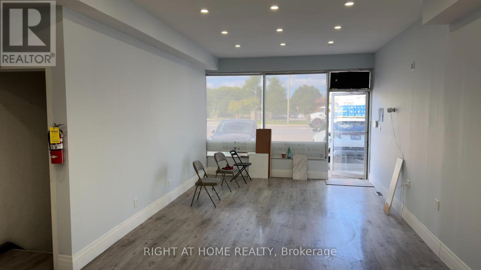 3009 Islington Avenue, Toronto, Ontario  M9L 2K9 - Photo 5 - W13733302