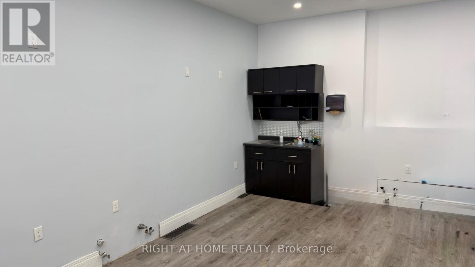 3009 Islington Avenue, Toronto, Ontario  M9L 2K9 - Photo 6 - W13733302