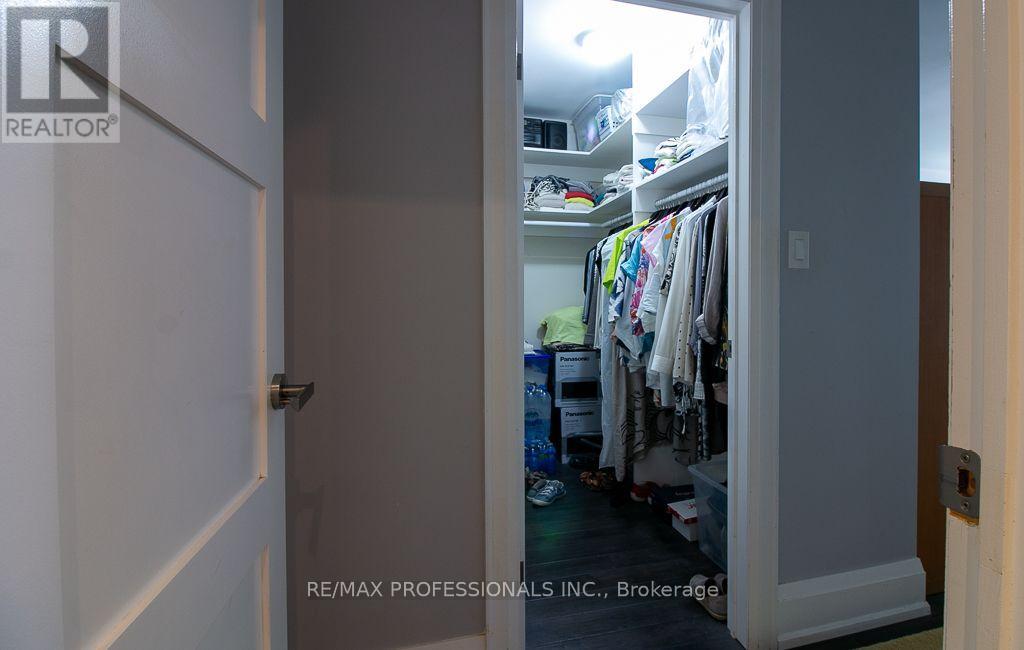 Main - 7 Sedgebrook Crescent, Toronto, Ontario  M9B 2X2 - Photo 14 - W13733318