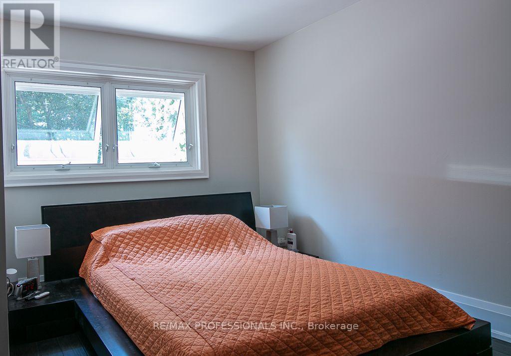 Main - 7 Sedgebrook Crescent, Toronto, Ontario  M9B 2X2 - Photo 16 - W13733318