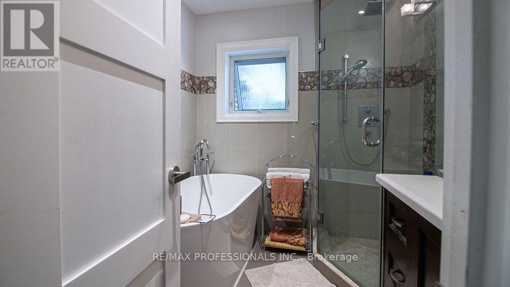 Main - 7 Sedgebrook Crescent, Toronto, Ontario  M9B 2X2 - Photo 21 - W13733318