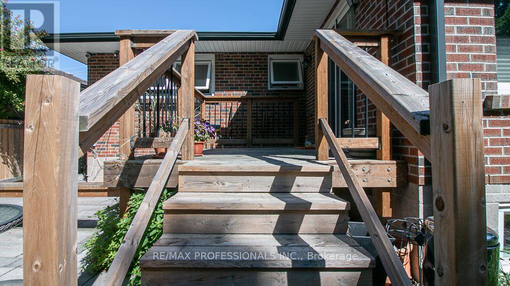 Main - 7 Sedgebrook Crescent, Toronto, Ontario  M9B 2X2 - Photo 26 - W13733318