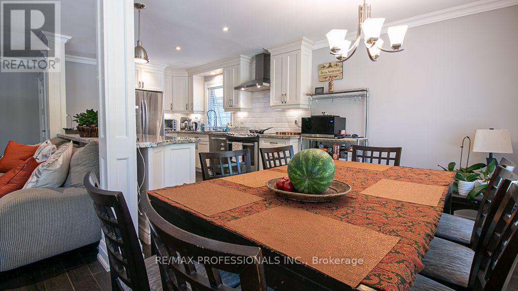 Main - 7 Sedgebrook Crescent, Toronto, Ontario  M9B 2X2 - Photo 9 - W13733318