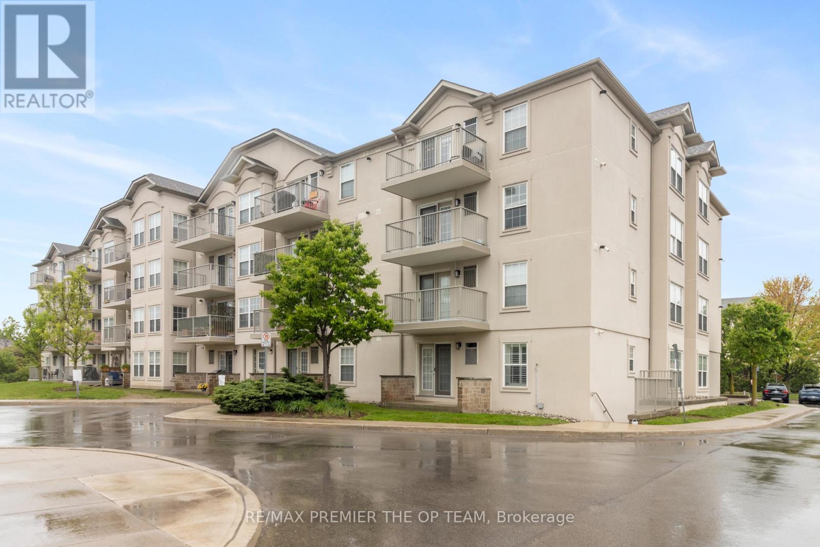 404 - 1440 BISHOPS GATE, Oakville, Ontario