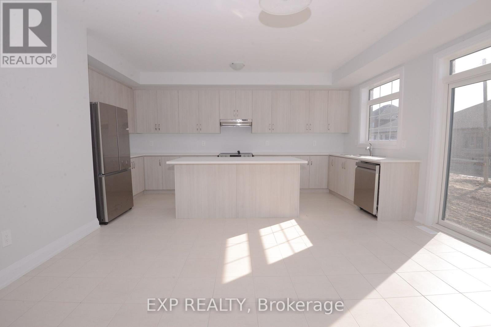 1 Corley Street, Kawartha Lakes (Lindsay), Ontario  K9V 6C2 - Photo 8 - X13733276