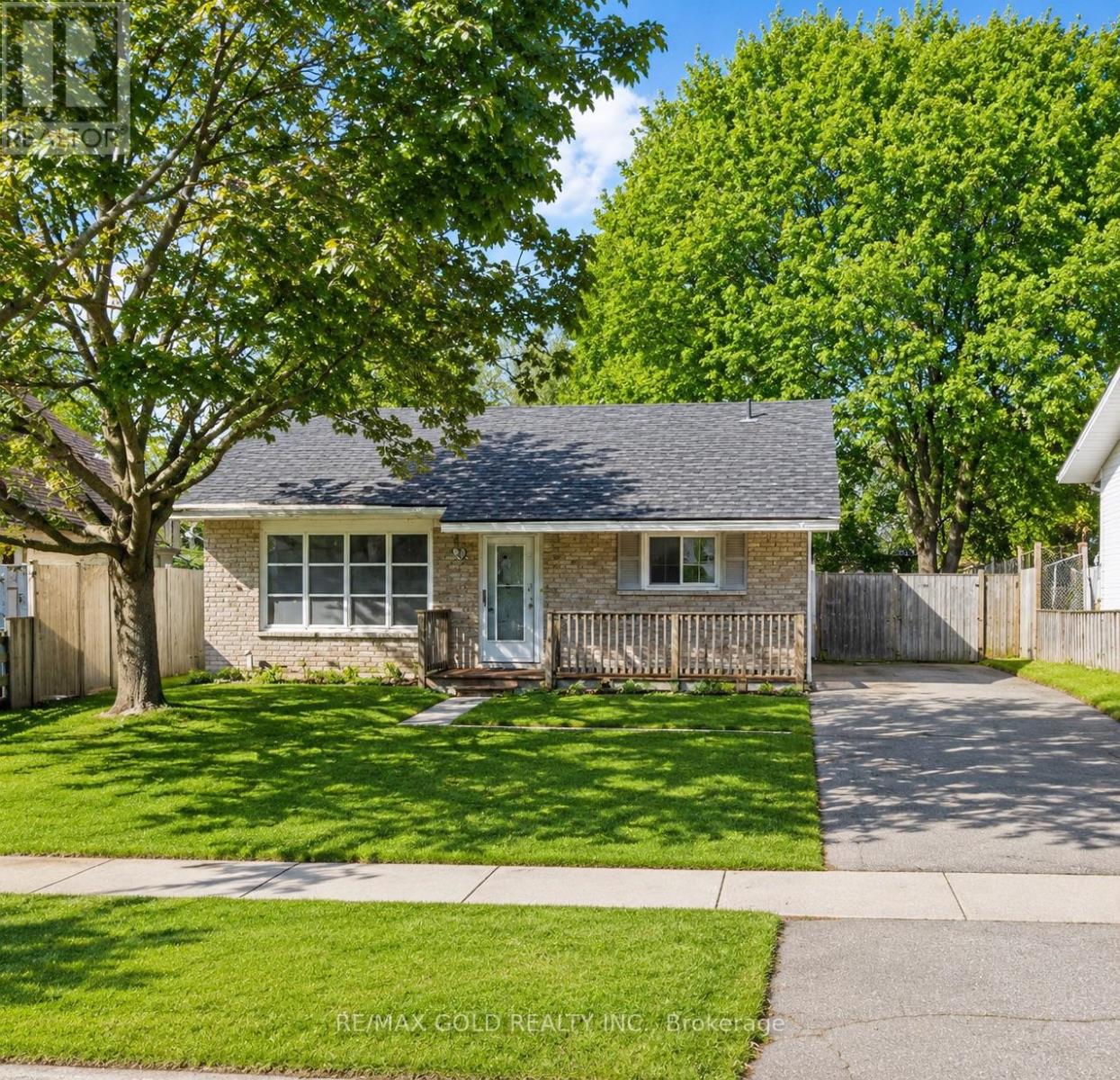 85 Williamsburg Road, Waterloo, Ontario  N2E 1K6 - Photo 1 - X13733292