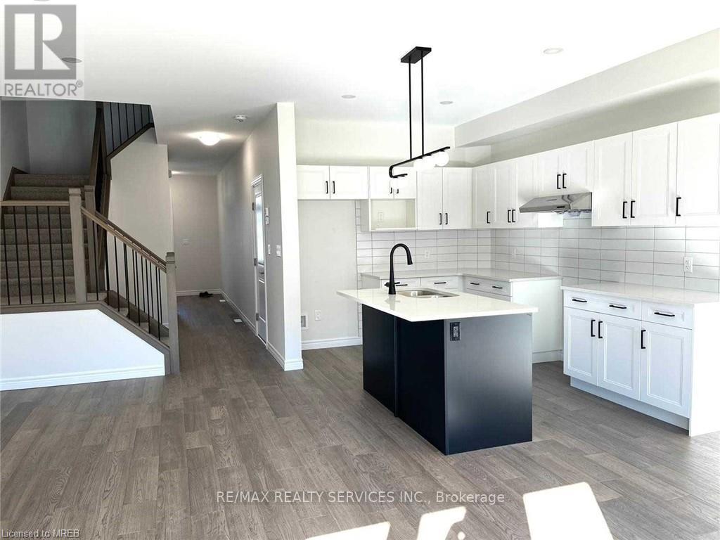 132 Doan Drive, Middlesex Centre, Ontario  N0L 1R0 - Photo 3 - X13733310