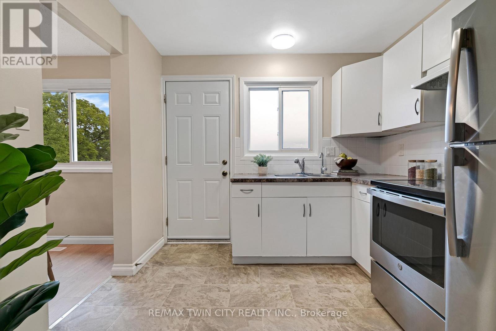 23 - 25 Upper Canada Drive, Kitchener, Ontario  N2P 1G2 - Photo 12 - X13733424