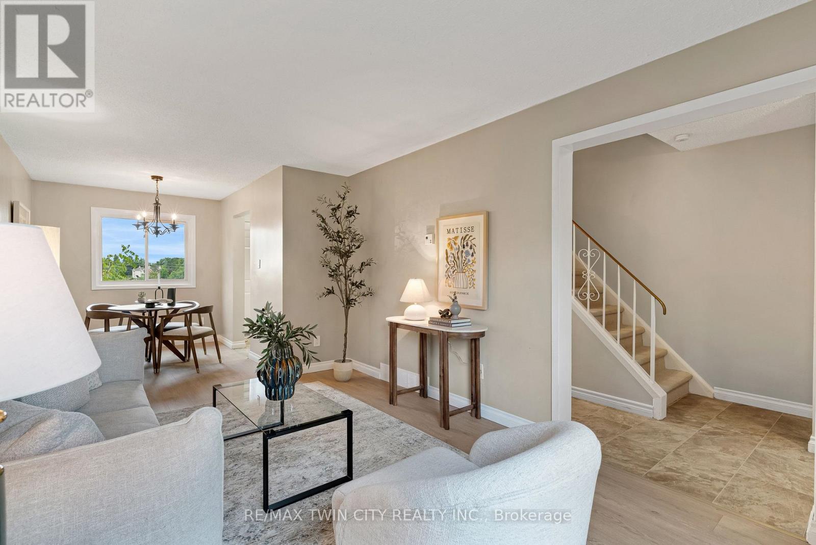 23 - 25 Upper Canada Drive, Kitchener, Ontario  N2P 1G2 - Photo 4 - X13733424