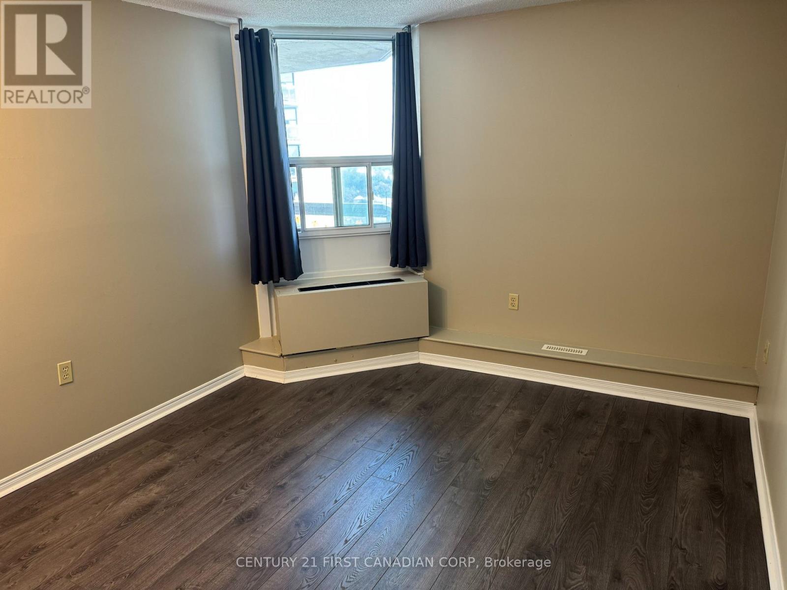 2004 - 323 Colborne Street, London East, Ontario  N6B 3N8 - Photo 14 - X13615580