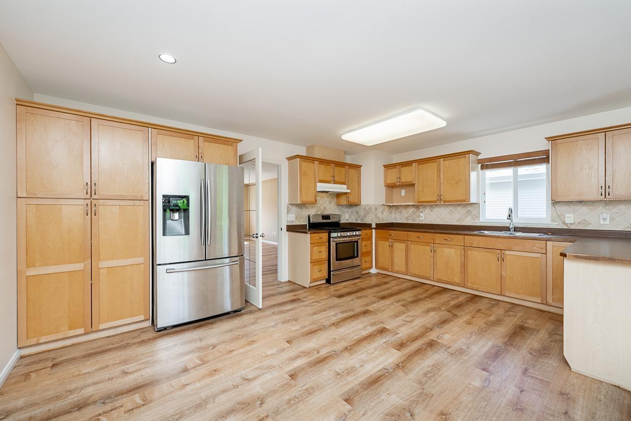 8480 Doerksen Drive, Mission, British Columbia  V2V 7C4 - Photo 9 - R3160303