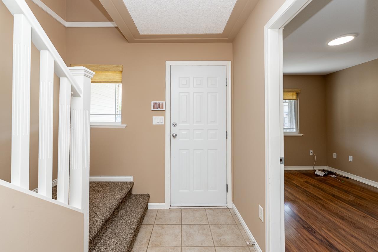 8480 Doerksen Drive, Mission, British Columbia  V2V 7C4 - Photo 4 - R3160303