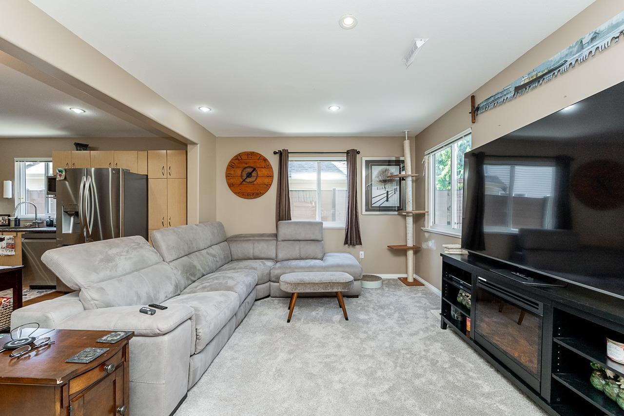8480 Doerksen Drive, Mission, British Columbia  V2V 7C4 - Photo 22 - R3160303