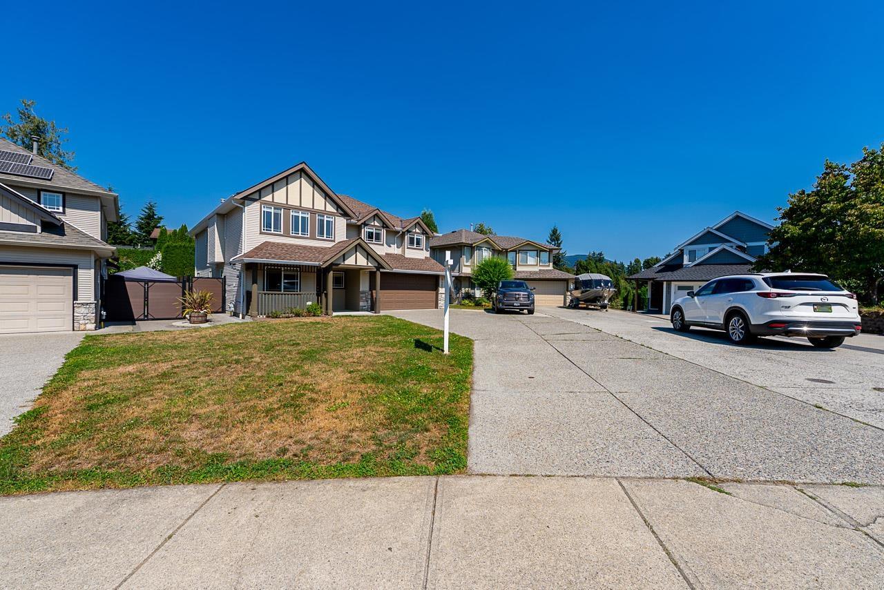 8480 Doerksen Drive, Mission, British Columbia  V2V 7C4 - Photo 3 - R3160303
