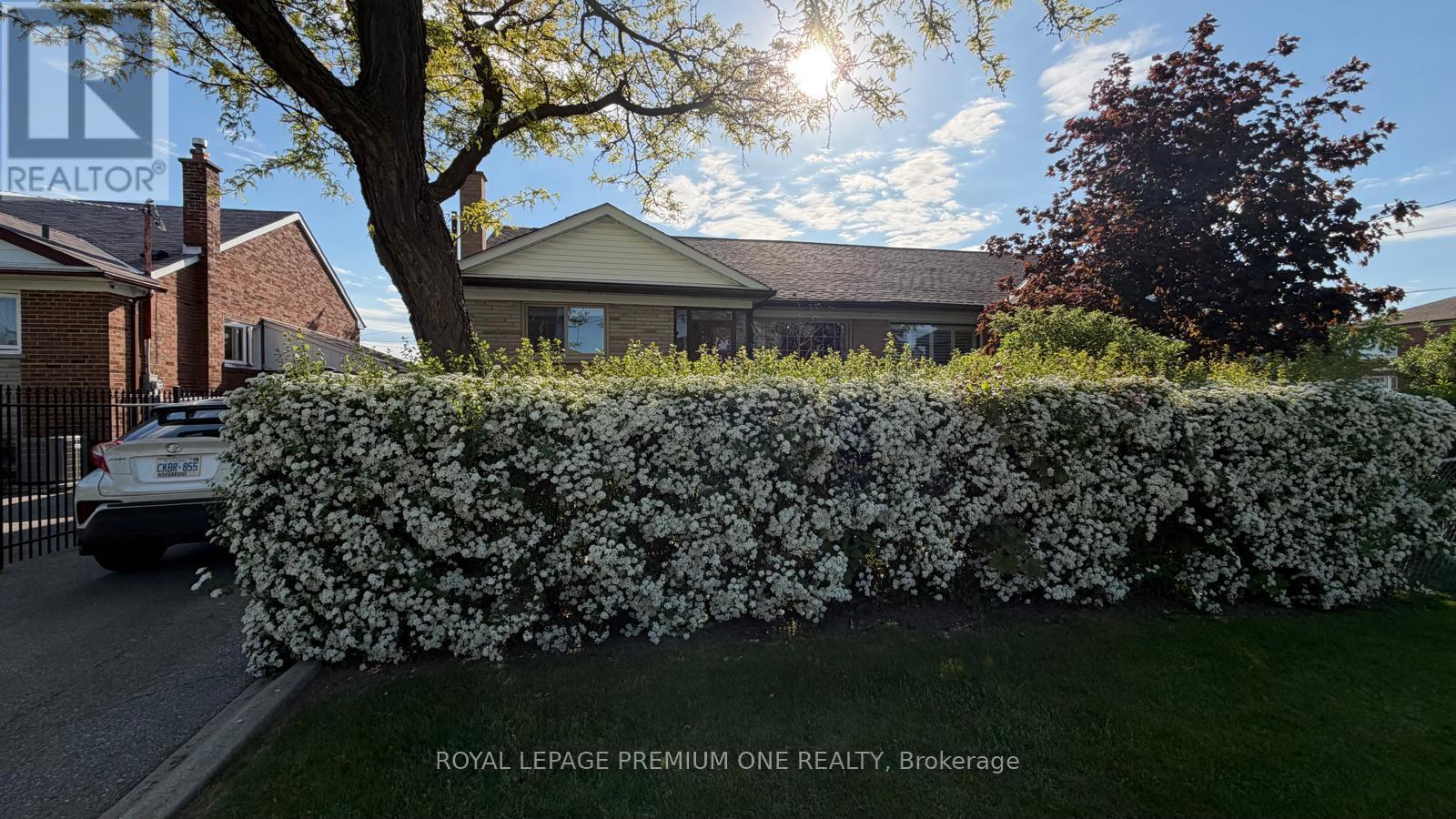 73 KANARICK CRESCENT, Toronto, Ontario