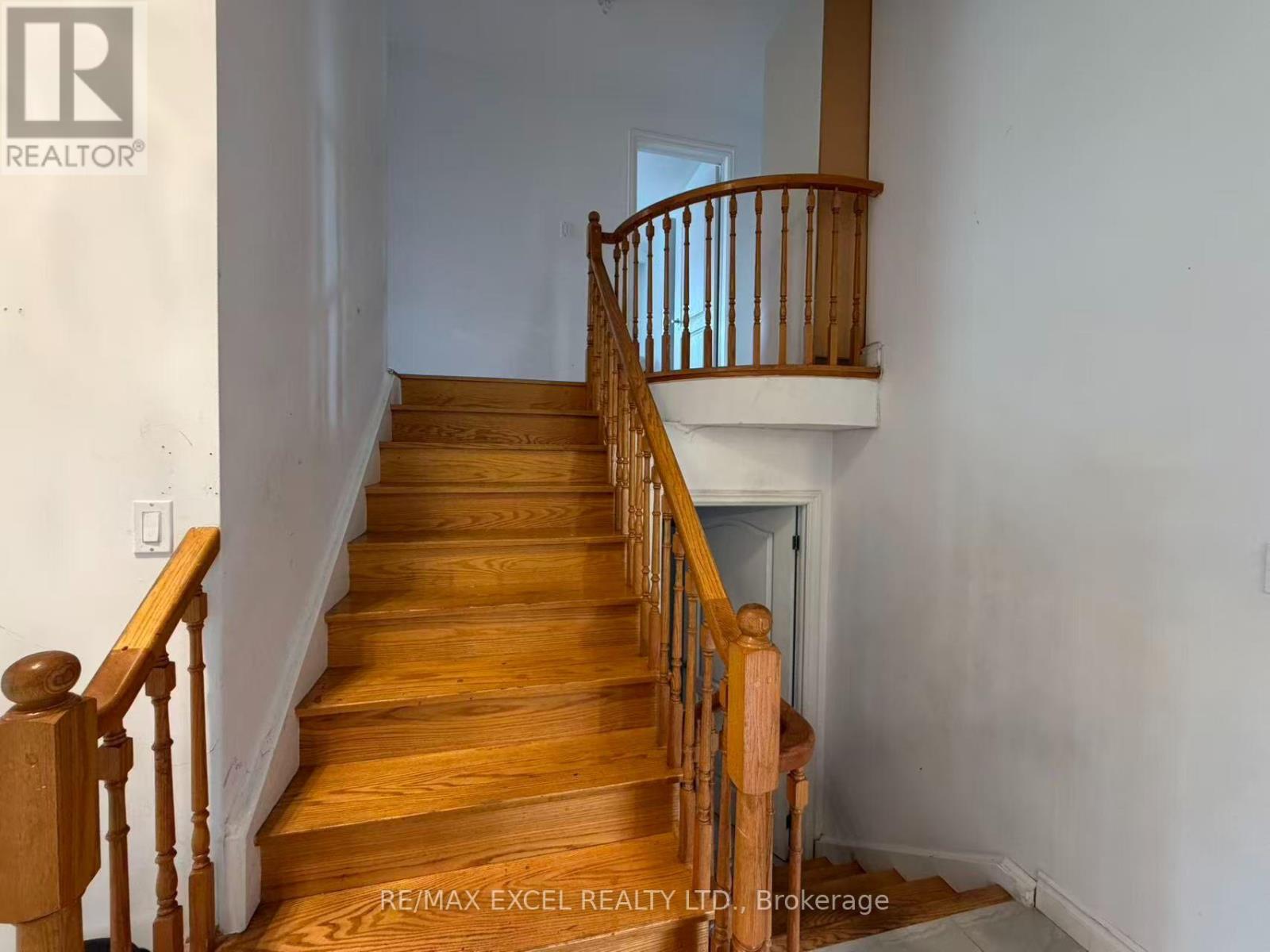 Upper - 56 Leafield Drive, Toronto, Ontario  M1W 2T2 - Photo 13 - E13724504