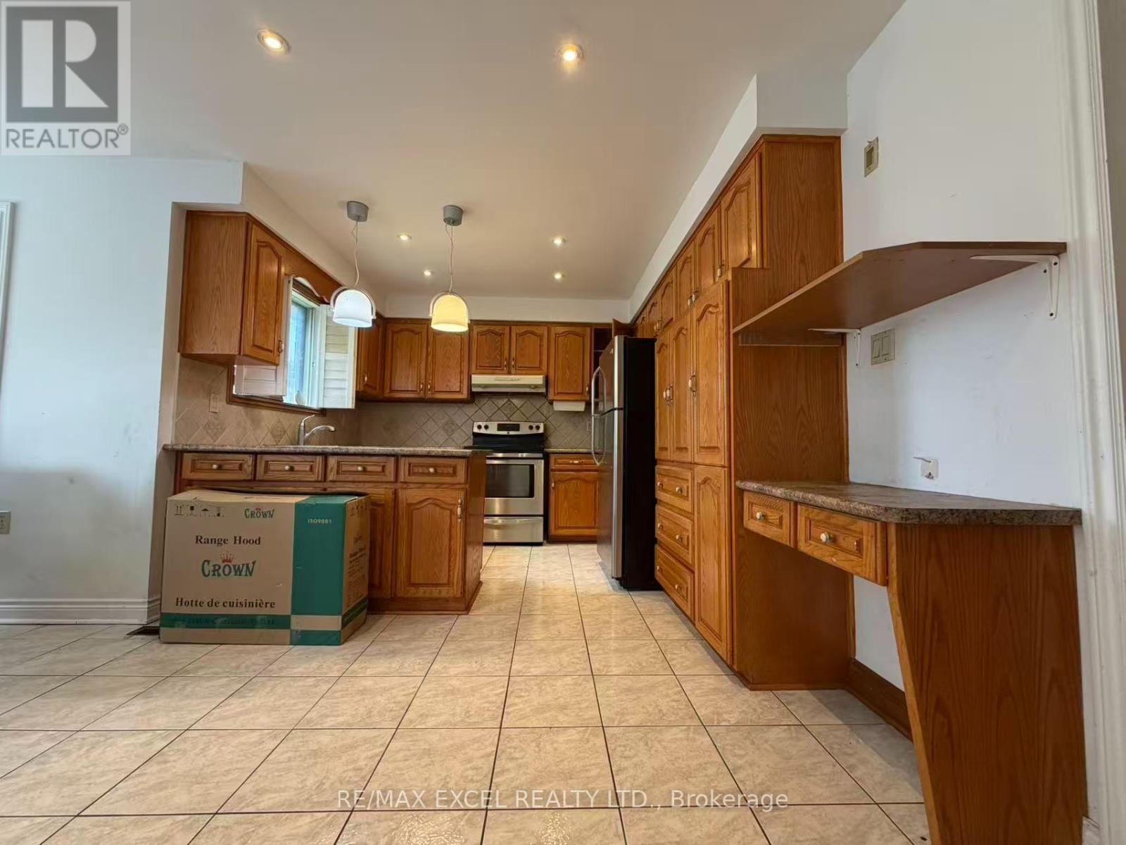 Upper - 56 Leafield Drive, Toronto, Ontario  M1W 2T2 - Photo 9 - E13724504