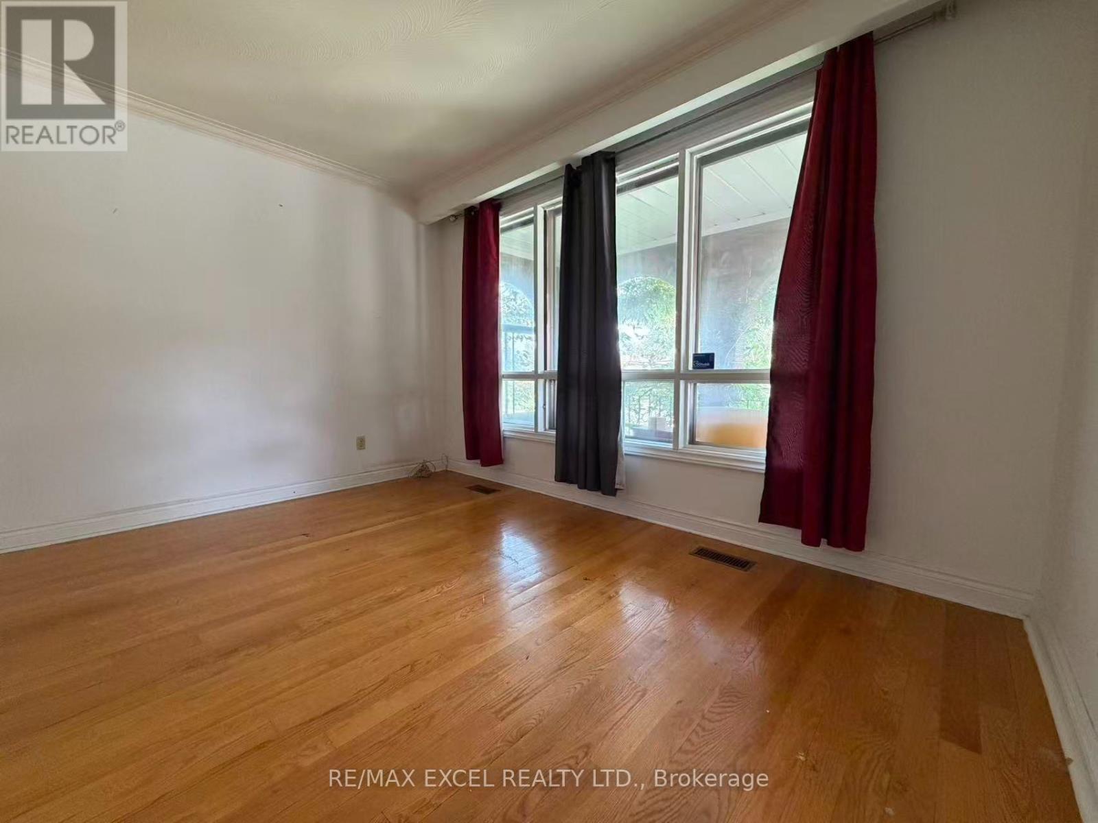 Upper - 56 Leafield Drive, Toronto, Ontario  M1W 2T2 - Photo 5 - E13724504