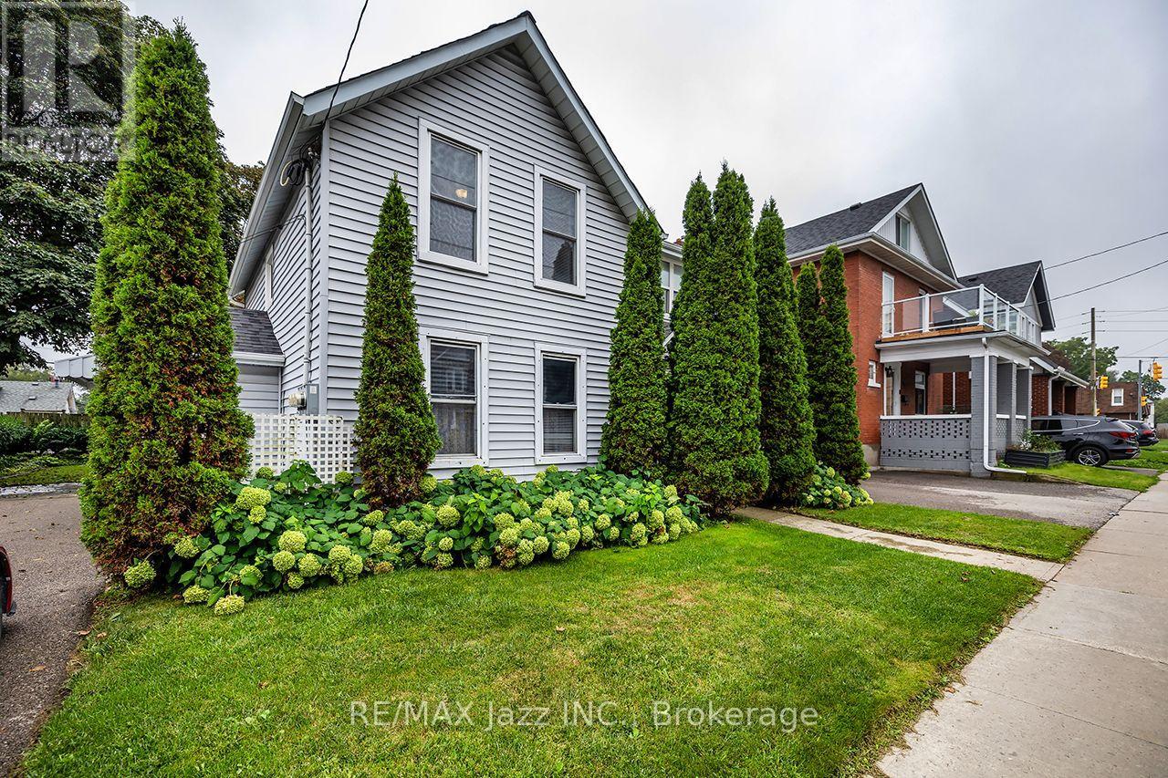 97 Adelaide Avenue E, Oshawa, Ontario  L1G 1Z2 - Photo 1 - E13733472