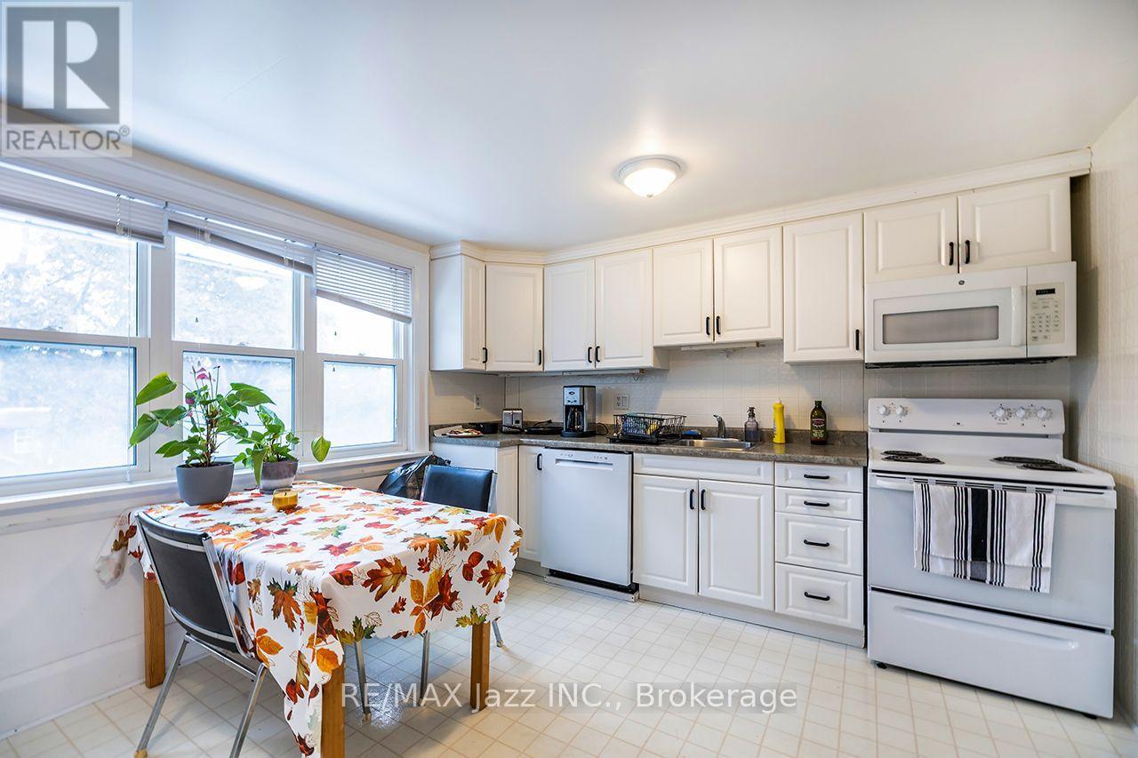 97 Adelaide Avenue E, Oshawa, Ontario  L1G 1Z2 - Photo 12 - E13733472