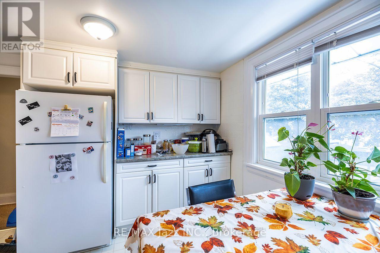 97 Adelaide Avenue E, Oshawa, Ontario  L1G 1Z2 - Photo 13 - E13733472