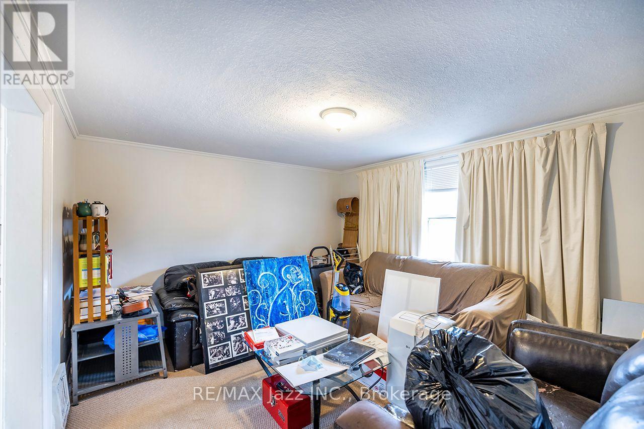 97 Adelaide Avenue E, Oshawa, Ontario  L1G 1Z2 - Photo 9 - E13733472