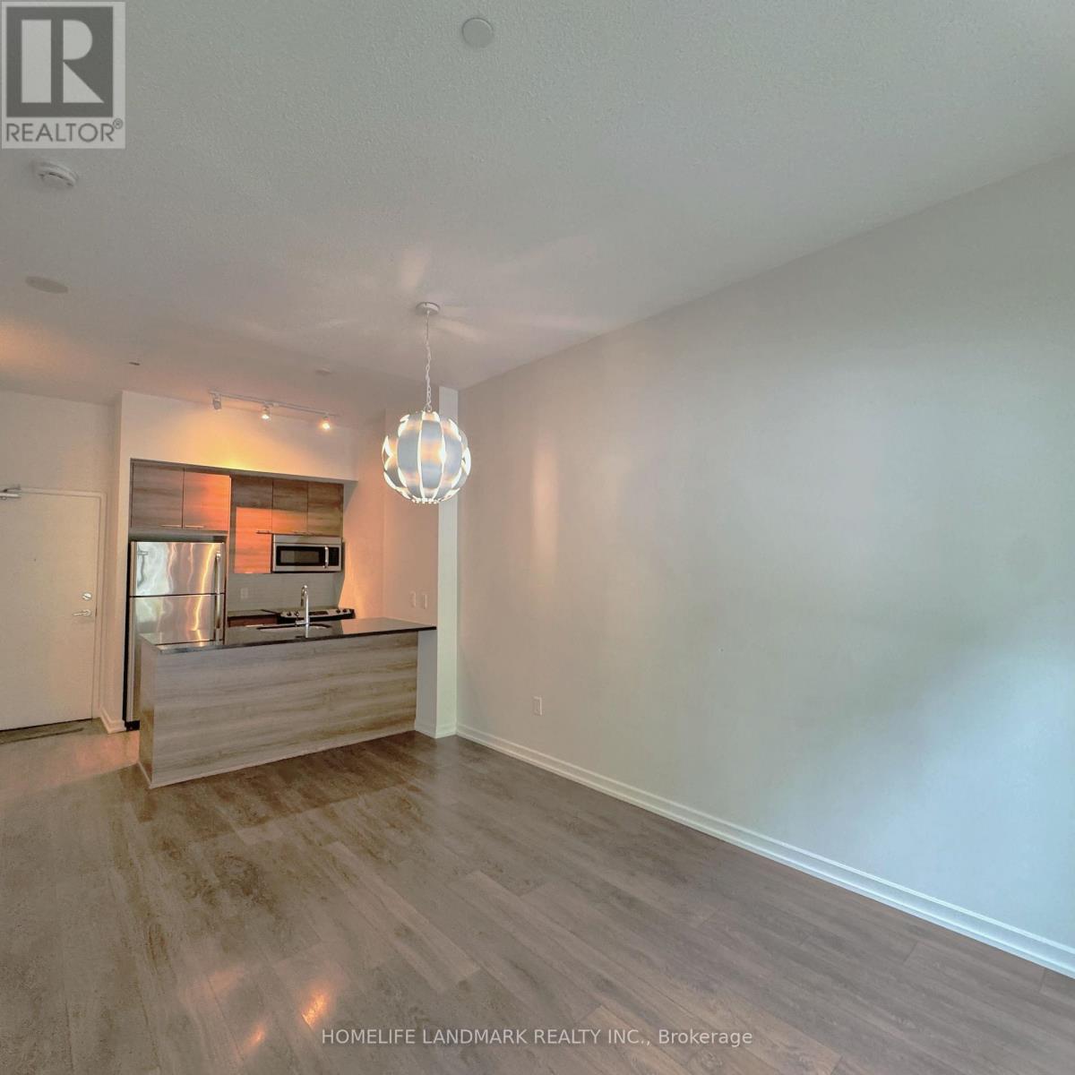 Ps 011 - 66 Forest Manor Drive, Toronto, Ontario  M2J 0B7 - Photo 3 - C13733600