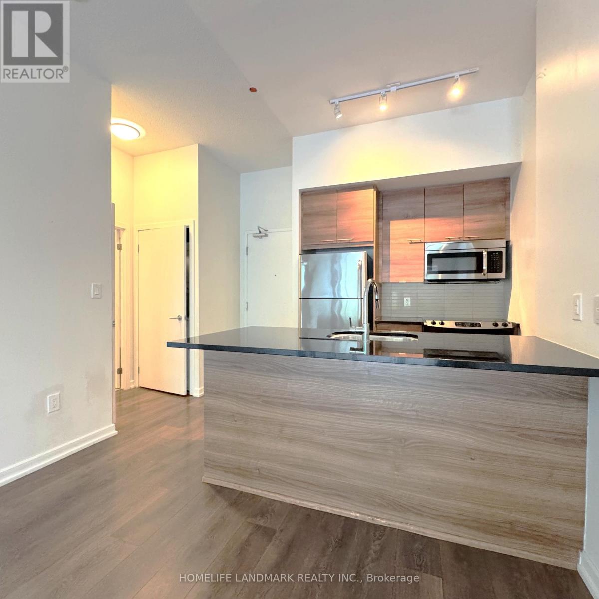 Ps 011 - 66 Forest Manor Drive, Toronto, Ontario  M2J 0B7 - Photo 5 - C13733600