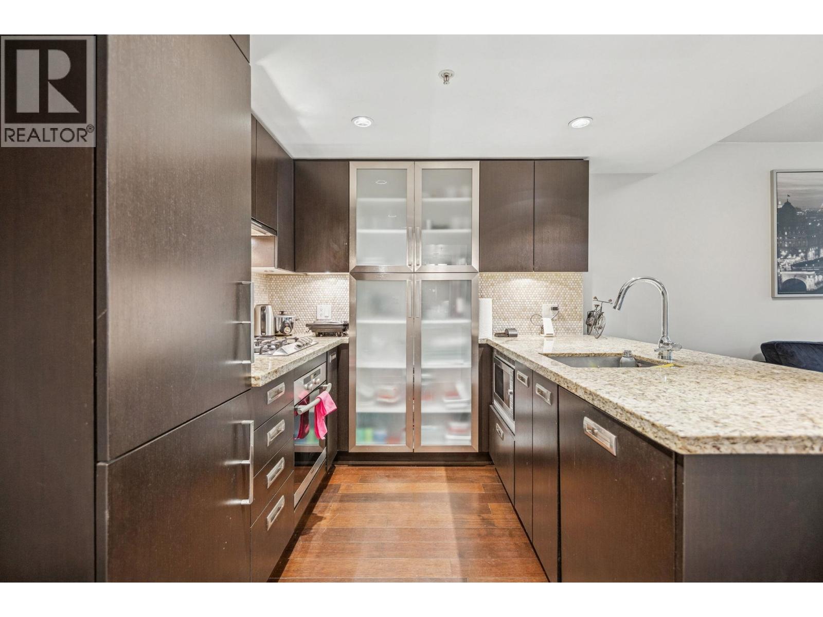 301 1055 Richards Street, Vancouver, British Columbia  V6B 0C2 - Photo 3 - R3160463