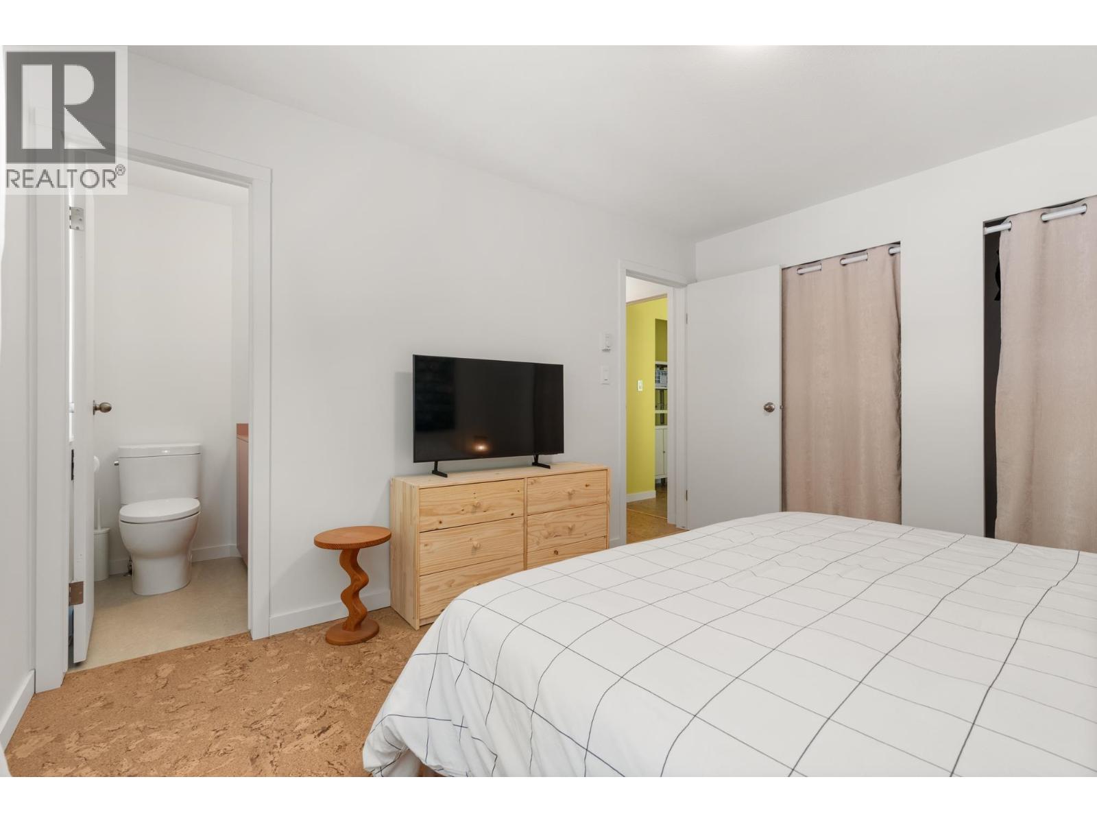 8044 Dogwood Drive, Halfmoon Bay, British Columbia  V7Z 1A7 - Photo 18 - R3160472