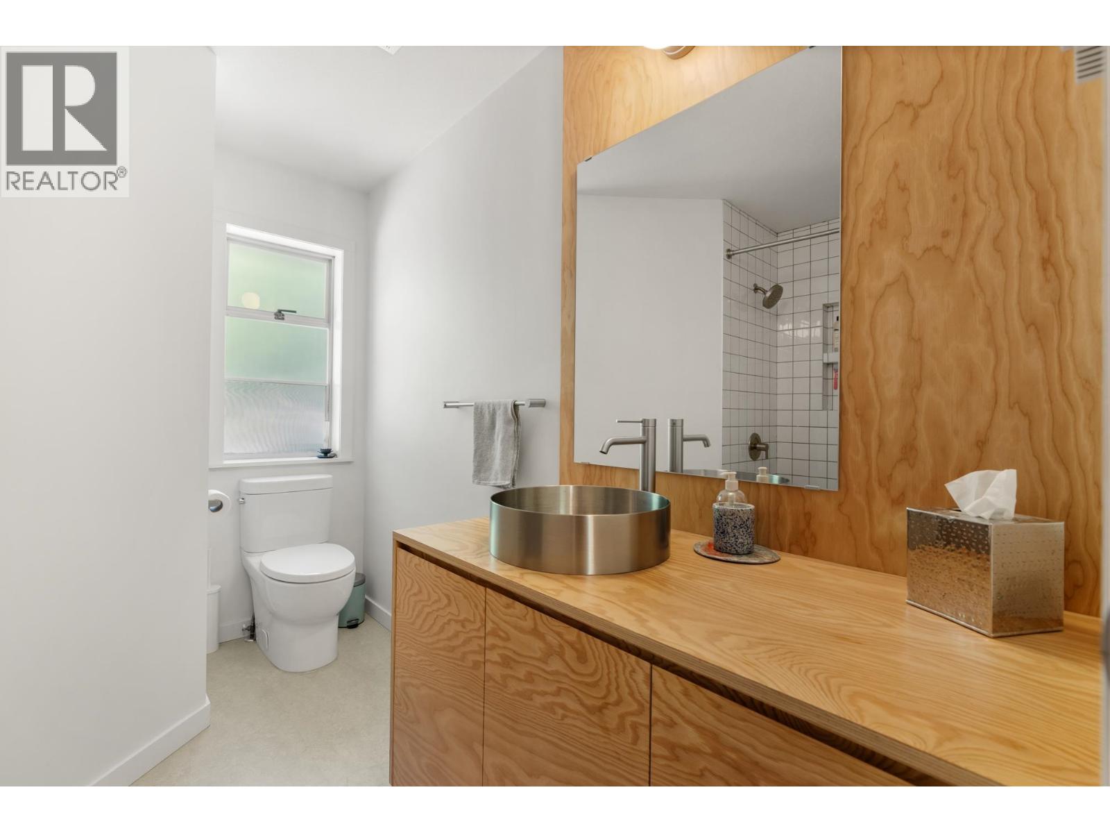 8044 Dogwood Drive, Halfmoon Bay, British Columbia  V7Z 1A7 - Photo 21 - R3160472